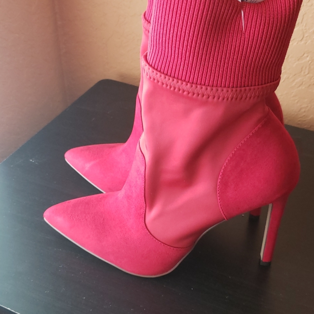 Red boots - Picture 5 of 5